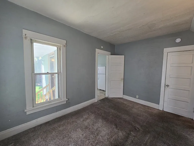 408 Locust St — Photo 12