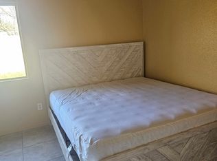 1926 E Country Ave, Visalia, CA 93292