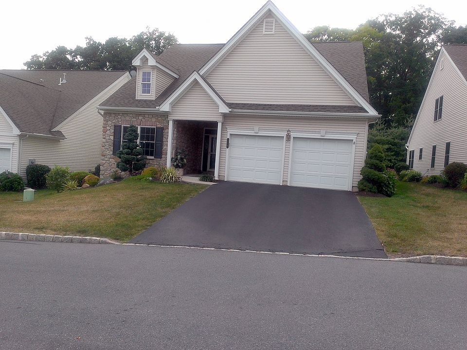 1st image of 154 Glenmoor Circle N