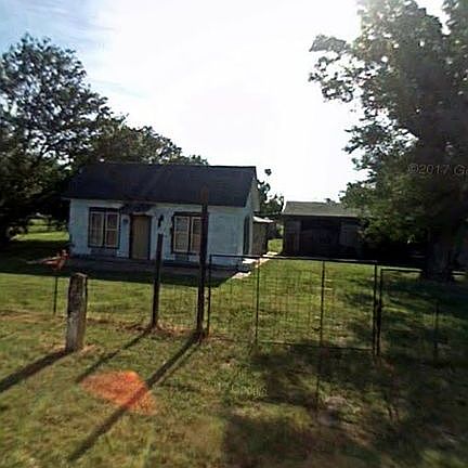 3rd image of 115 S Colyer Ave