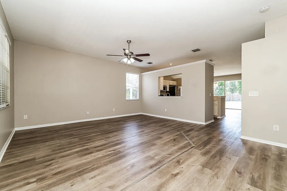 4 bed, 2.0 bath, 1691 sqft, $2,295 — Photo 4