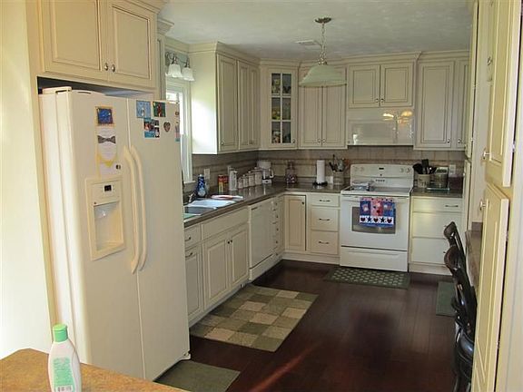 5th image of 104 Oakwood Dr