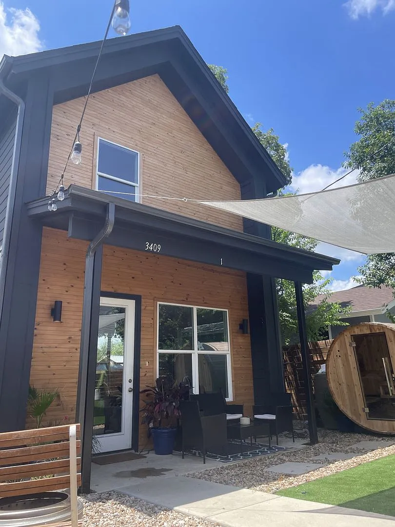 3/2.5 In Penn Heights Neighborhood — Photo 4