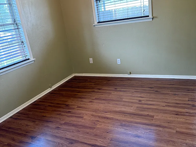 807 Temple Dr — Photo 7