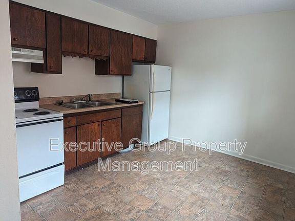 2nd image of 1222 Hill St #1
