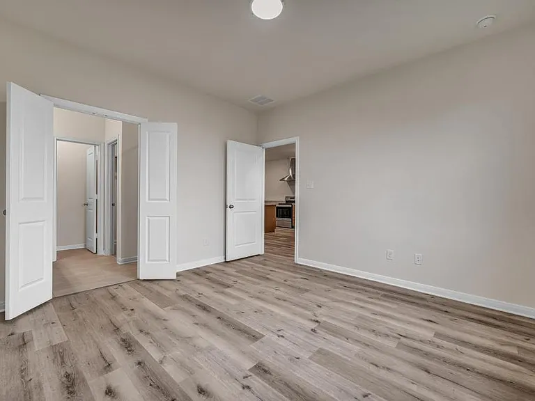 317 W Martin Luther King Dr — Photo 13