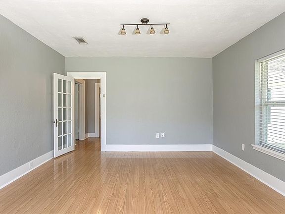 2nd image of 202 De La Cruz St