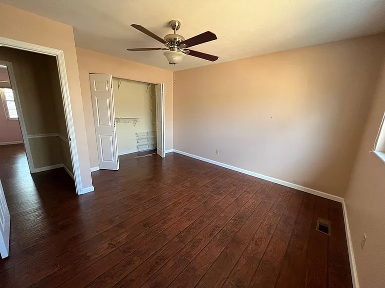 15605 Highcroft Dr — Photo 12