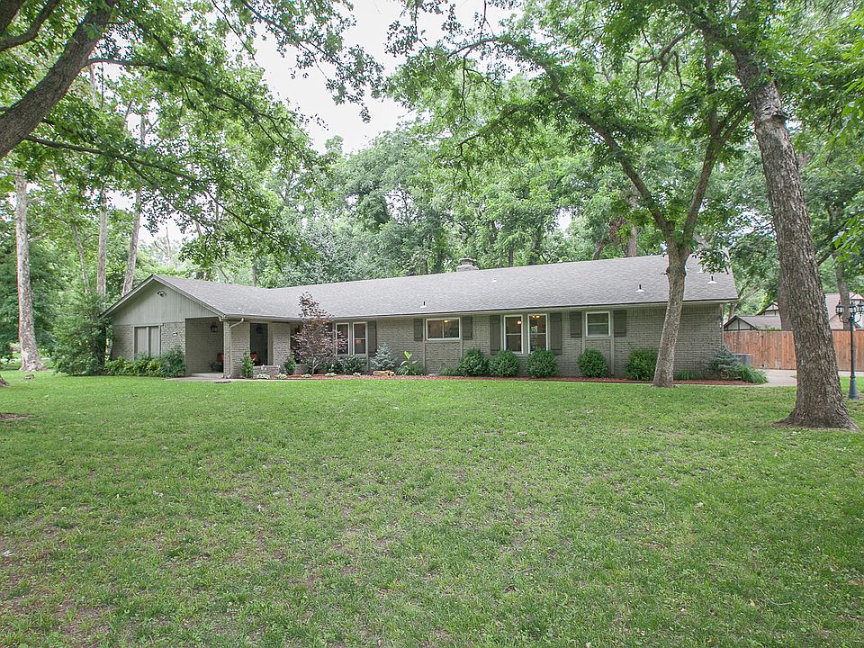 Park like front yard