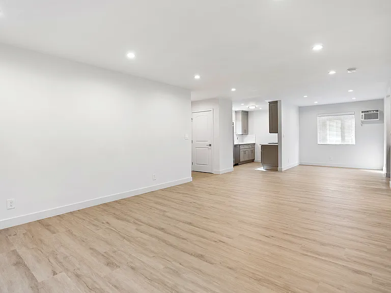 4053 W 23rd St #B — Photo 4