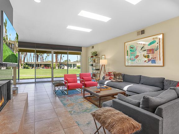 3rd image of 381 Desert Lakes Dr