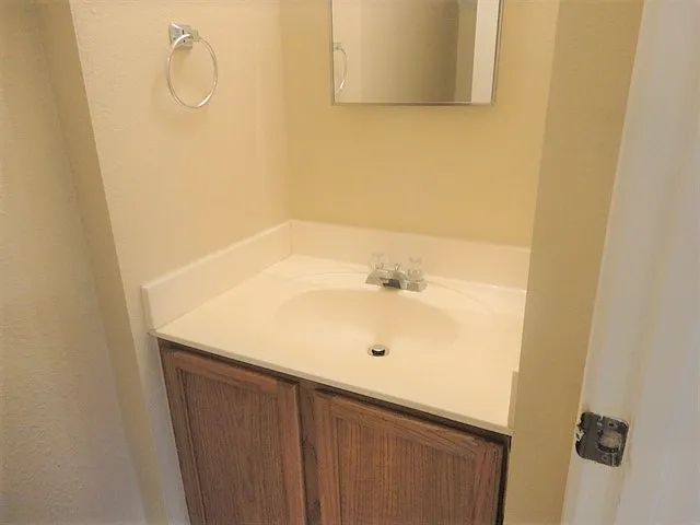 4 bed, 2.0 bath, 1650 sqft, $1,850 — Photo 4
