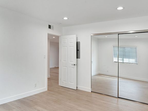 5th image of 124-126 S Marengo Ave #17
