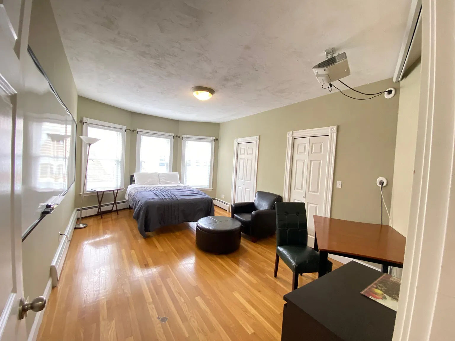 480 Medford St — Photo 2