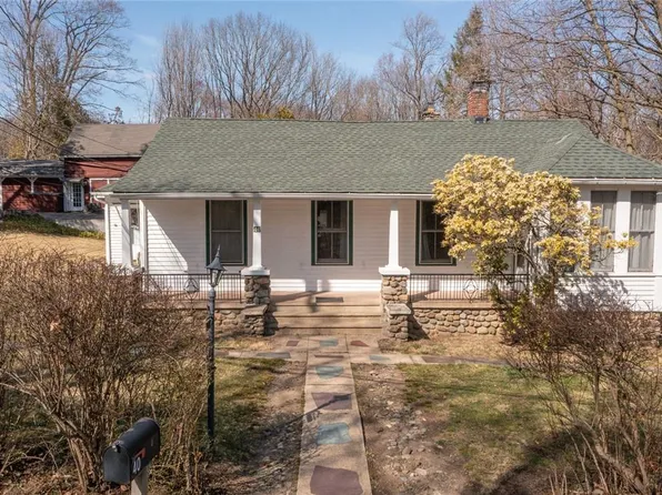 40 Hillside Avenue, Airmont, NY 10952