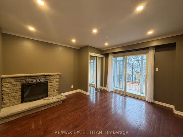 251 Shawnee Cir, Toronto, ON M2H 2Y3