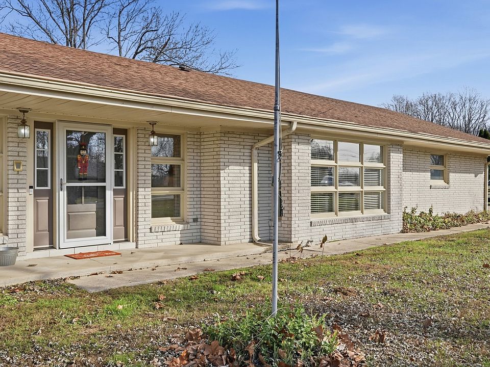 1st image of 8 Hilltop Rd