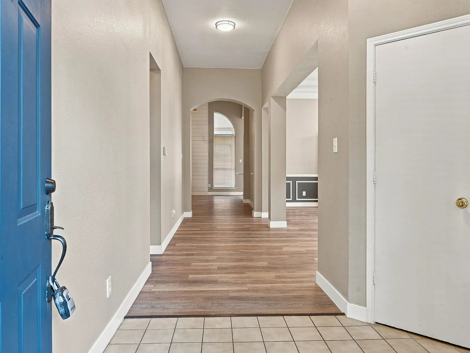 4 bed, 2112 sqft, $2,500 — Photo 4
