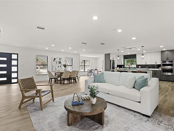 3rd image of 302 Timbercove Cir