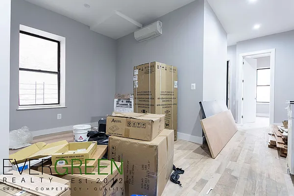 Rented by Evergreen Apartments BK | media 13