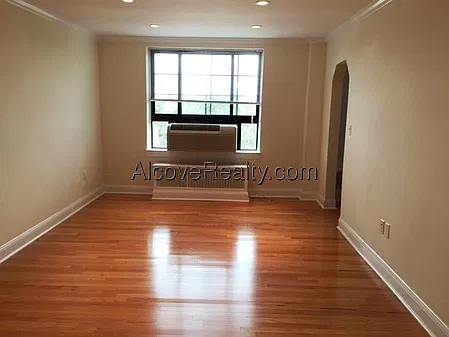 3 bed, 1.0 bath, $5,330 — Photo 2