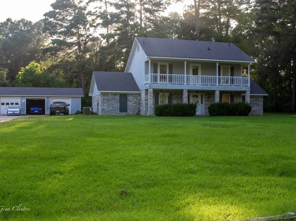 8202 Clint Dr, Shreveport, LA 71108