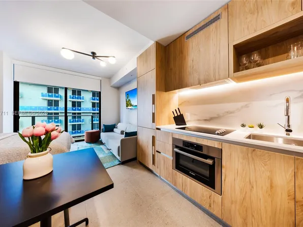 11 NE 6th St #1208, Miami, FL 33132