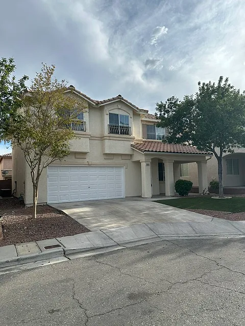 4 bed, 2.5 bath, 2555 sqft, $2,395 — Photo 2