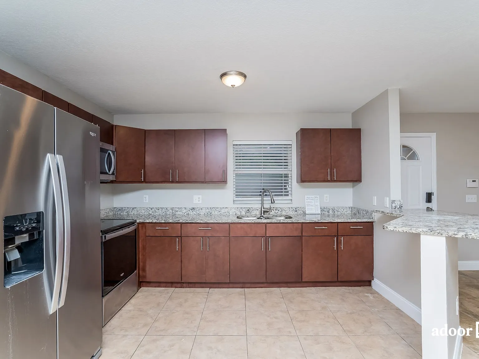 3 bed, 2.0 bath, 1200 sqft, $2,025 — Photo 2