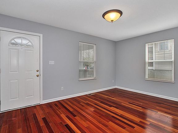 3rd image of 3211 E 5th Ave