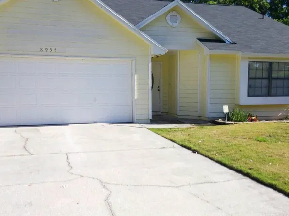 8955 Rose Hill Dr N, Jacksonville, FL 32221