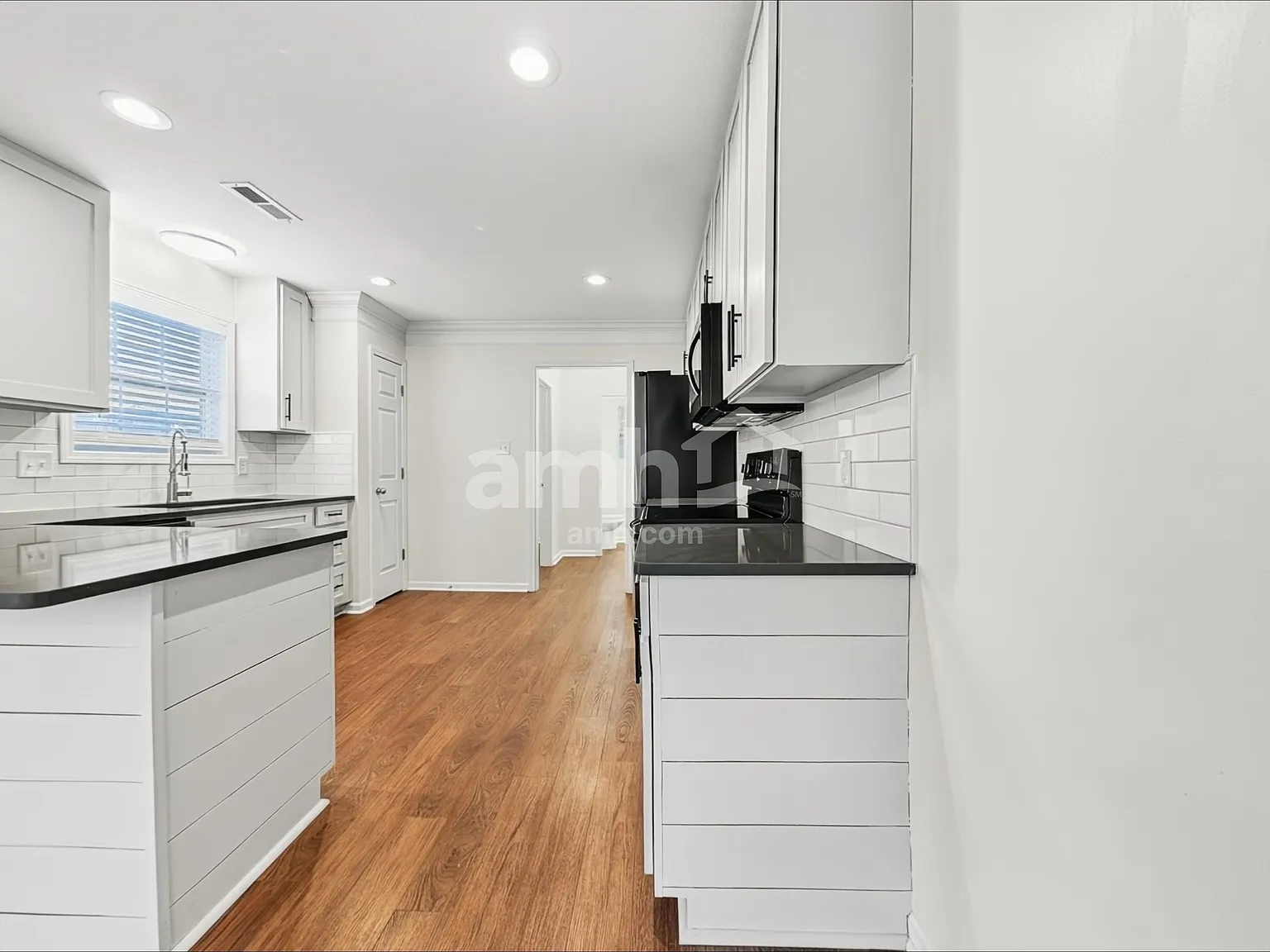 4 bed, 2.5 bath, 2139 sqft, $2,530 — Photo 4