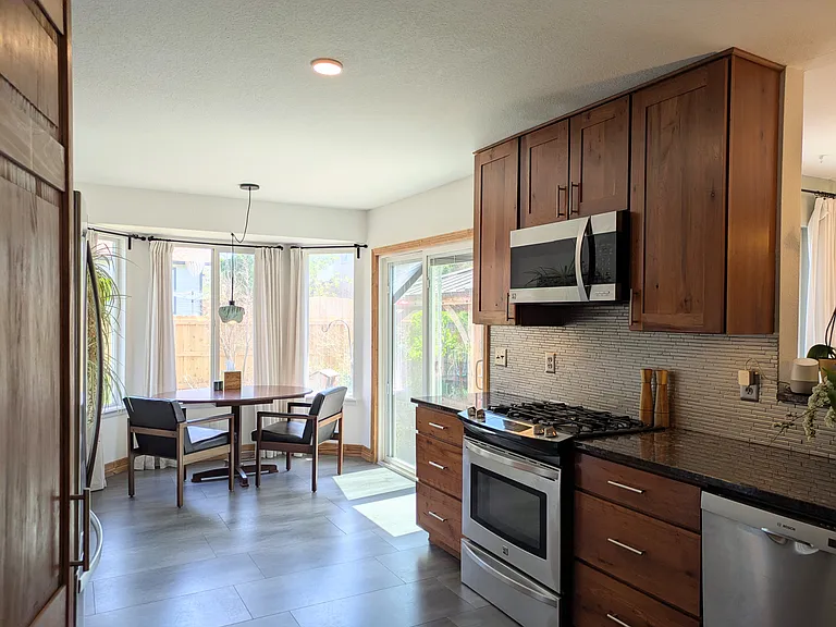 306 Linden St — Photo 4