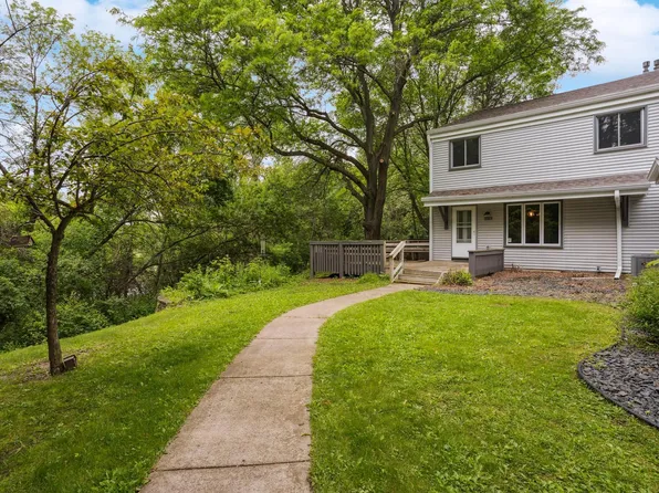 4854 Grenwich Trl N, Oakdale, MN 55128