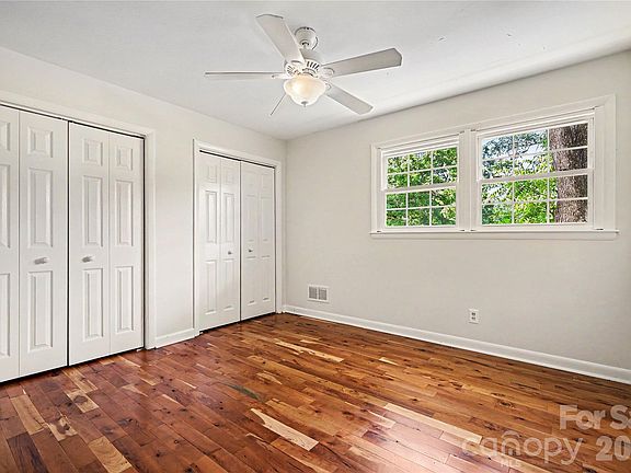4th image of 211 Windsor Dr