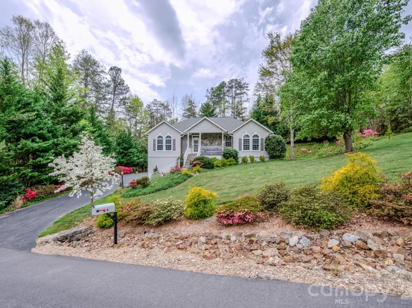 9 Double Eagle Dr, Weaverville, NC 28787