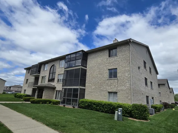 13950 Lavergne Ave APT 907, Midlothian, IL 60418