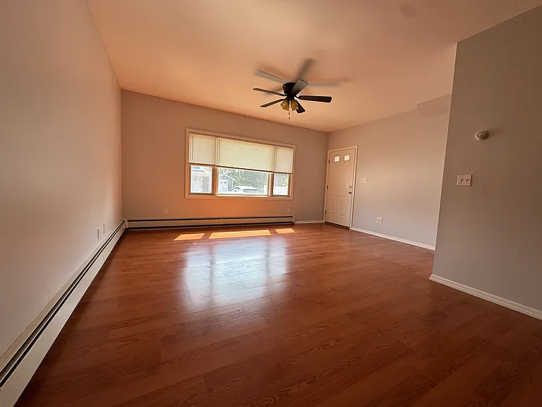 2133 Jackson Ave — Photo 7