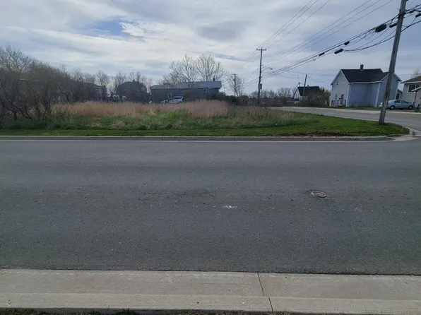 63 Connaught Ave, Cape Breton, NS B1A 5S3