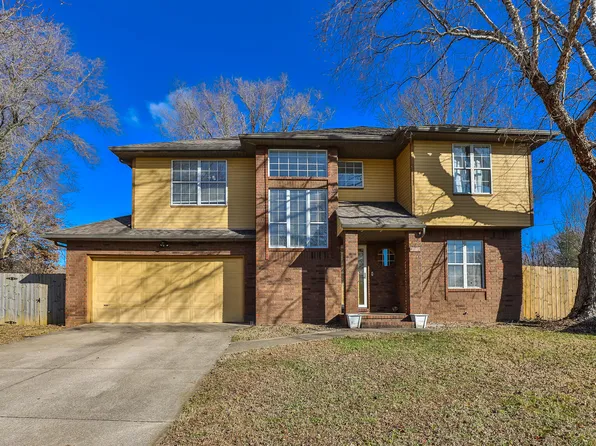 2104 S Oak Park Drive, Springfield, MO 65807