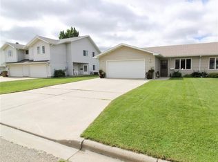 1231 34th Ave SW, Minot, ND 58701