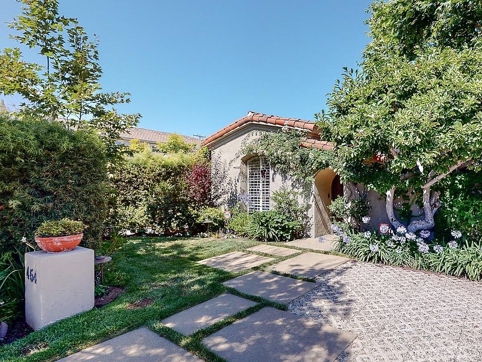 1st image of 454 S Elm Dr