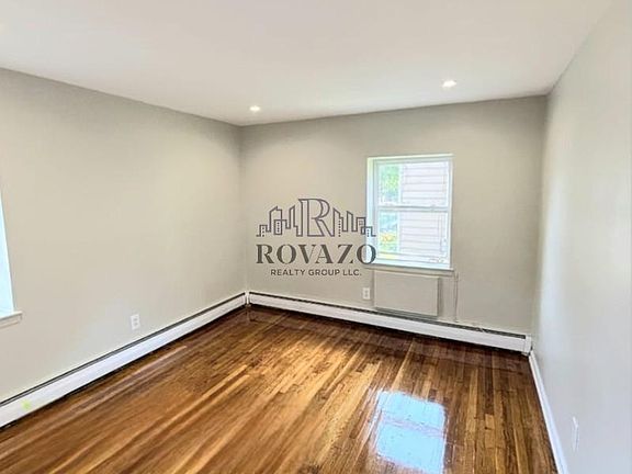 5th image of 111-112 Lincoln Ave #18A