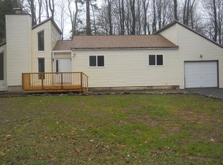 245 Greenbriar Cir, Tobyhanna, PA 18466