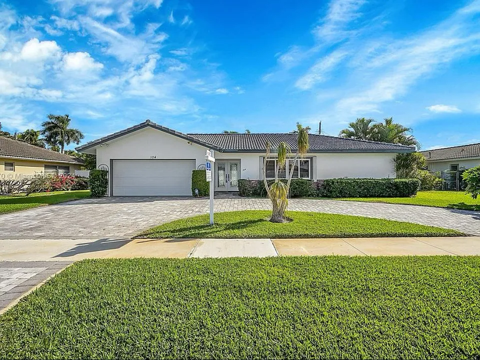 104 Saint Cloud Ln