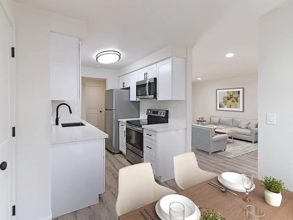 2 Bed 1 Bath - Kitchen & Dining Area