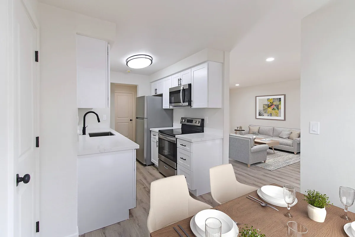 2 Bed 1 Bath - Kitchen & Dining Area - Melrose on 91