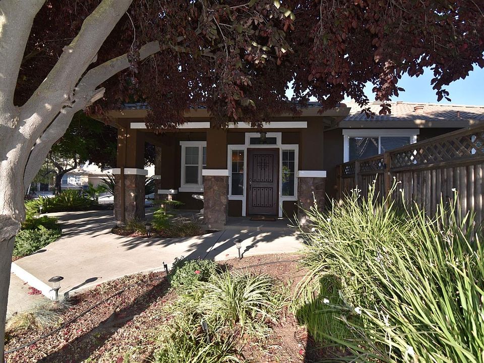 1st image of 672 Laugenour Dr