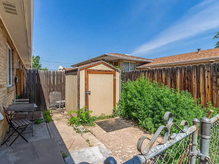 1385 S Grant St — Photo 26