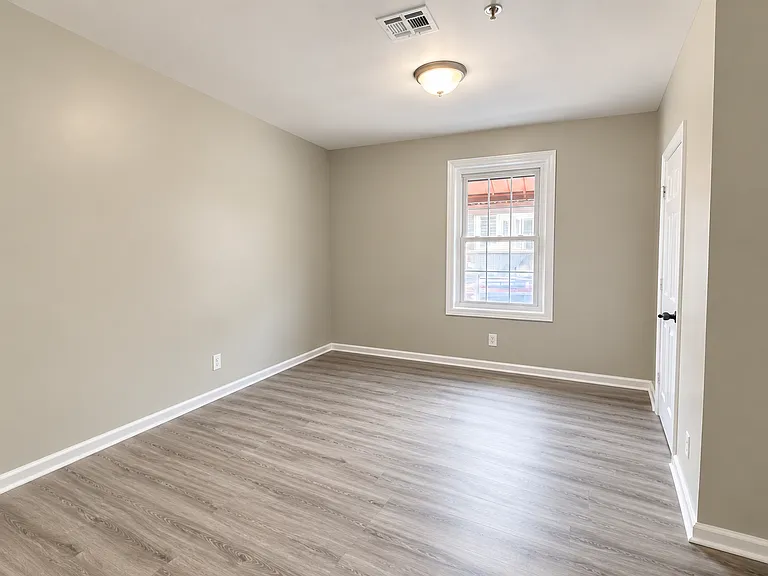 493-495 Irvine Turner Blvd #4 — Photo 6